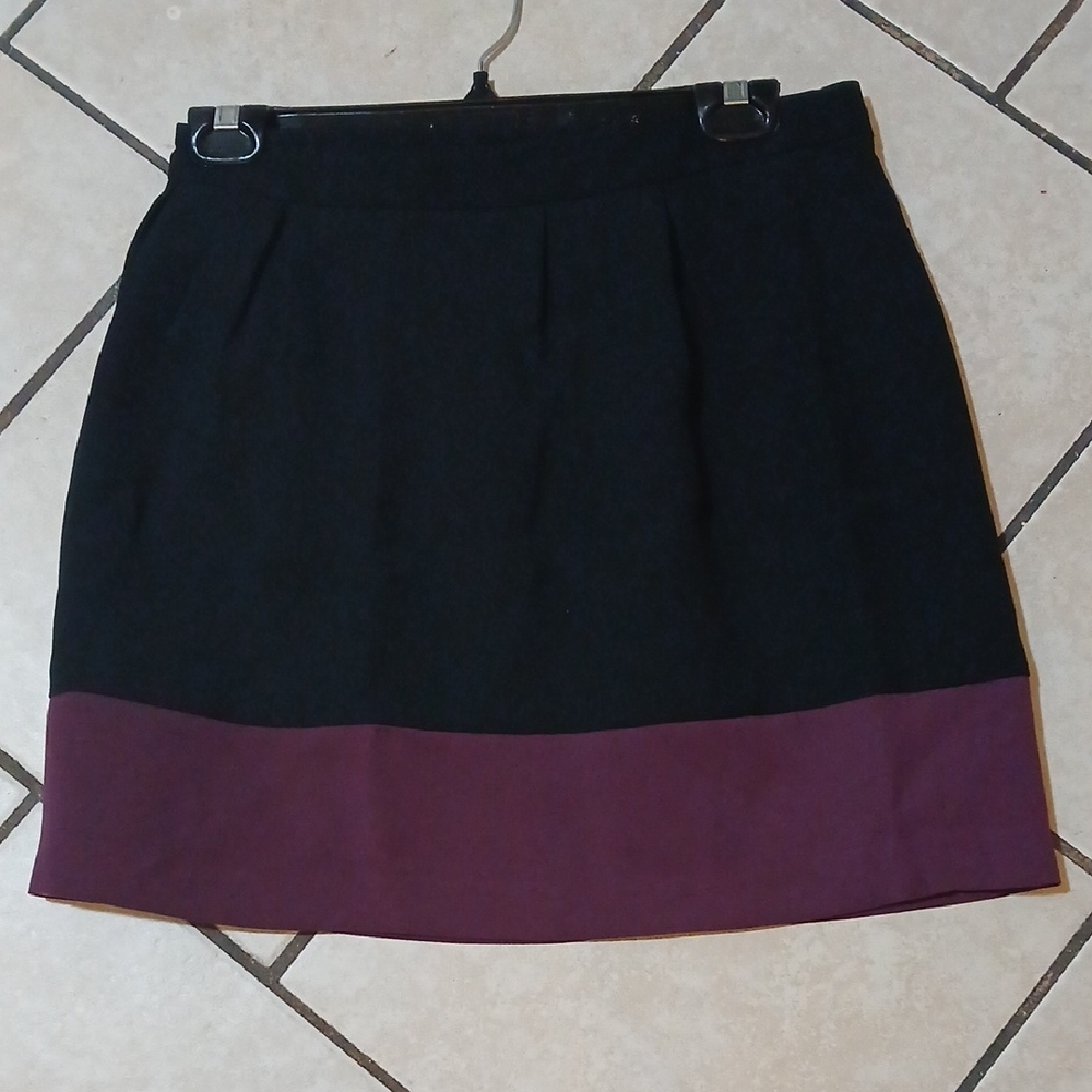 BANANA REPUBLIC Womens Size 2 Black and Purple Mini Skirt